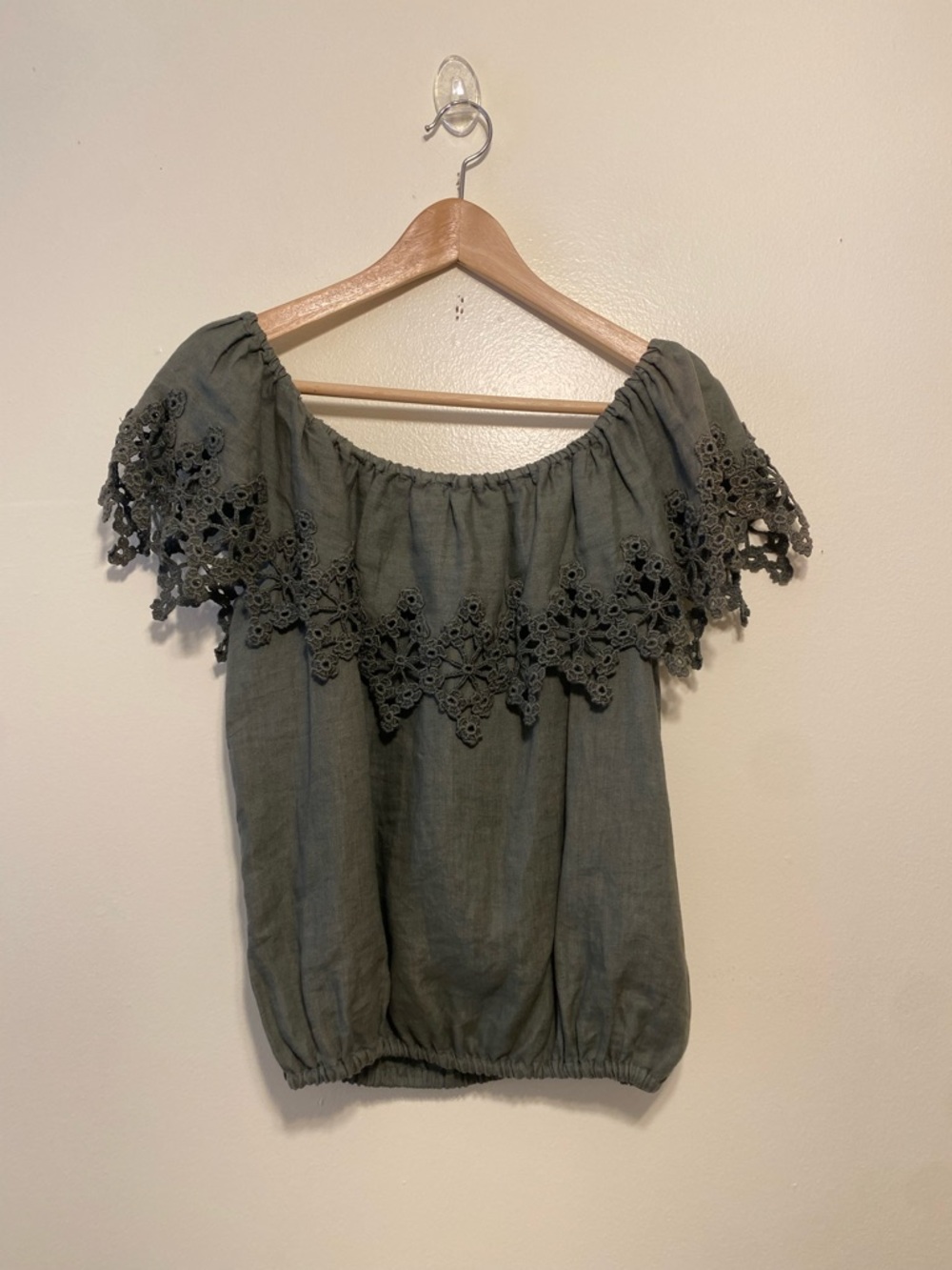 Temptations Linen Olive Off-Shoulder Top with Lace Trim. Size L